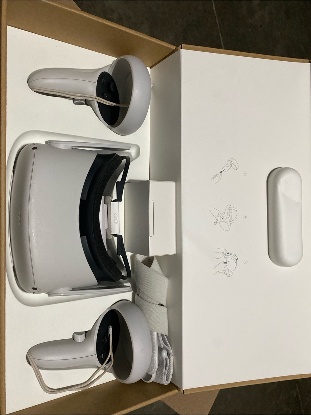 USED - Meta Quest 2 (256 GB) VR Headset and controllers (US Plug)